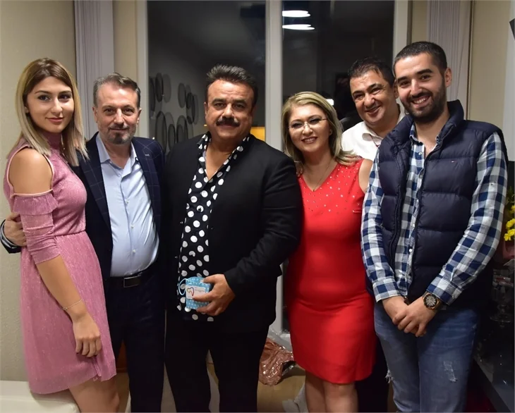 Ünlü isimleri buluşturan açılış!