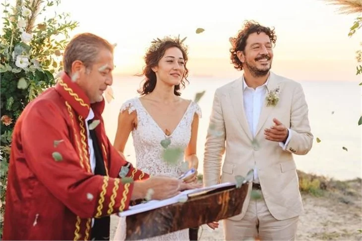 Tuğçe Altuğ, Tolga Karaçelik ile evlendi!