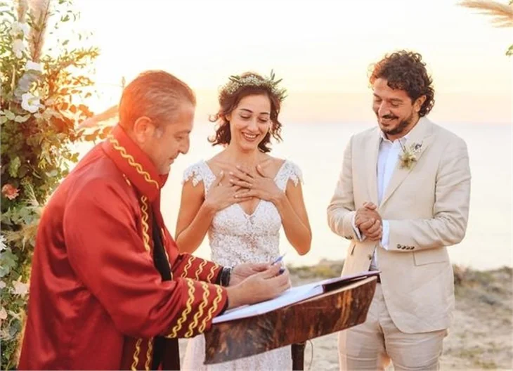 Tuğçe Altuğ, Tolga Karaçelik ile evlendi!