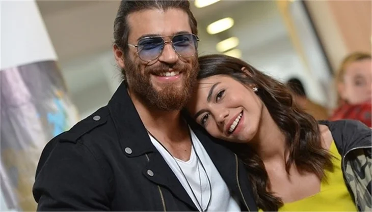 Demet Özdemir, rol arkadaşı Can Yaman'la aşk mı yaşıyor?