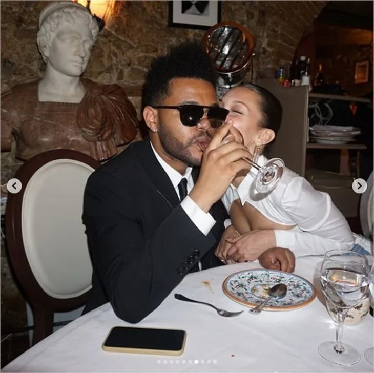 The Weeknd'den sevgilisine jest!