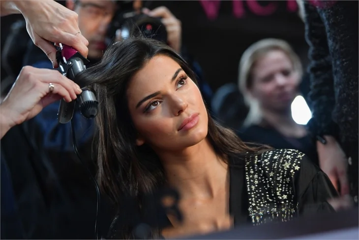 Victoria’s Secret melekleri büyük şova böyle hazırlandı!