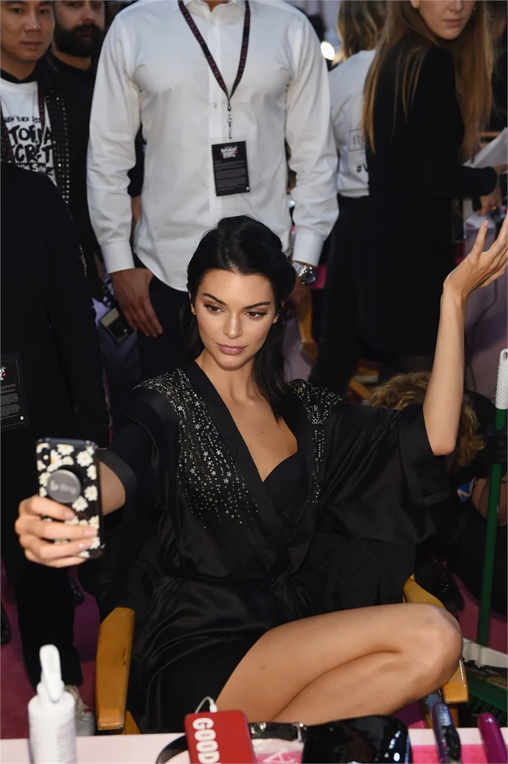 Victoria’s Secret melekleri büyük şova böyle hazırlandı!