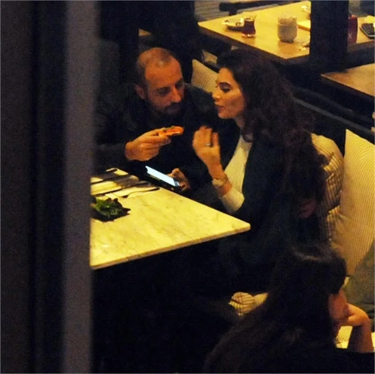 Adı Mustafa Sandal ile anılıyordu... Ceren Hindistan kiminle yakalandı?