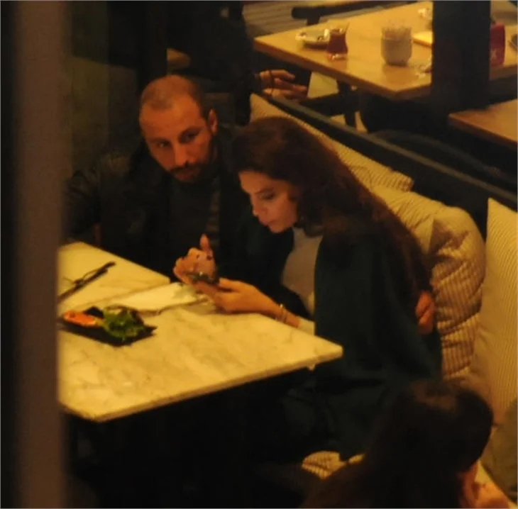 Adı Mustafa Sandal ile anılıyordu... Ceren Hindistan kiminle yakalandı?