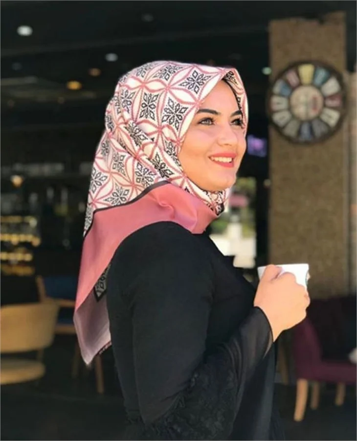 Gelin adayı Hanife'nin yeni mesleği ne?