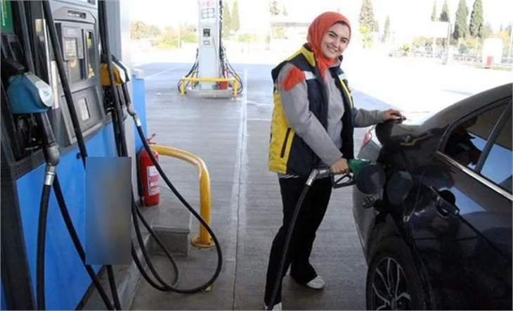 Gelin adayı Hanife'nin yeni mesleği ne?