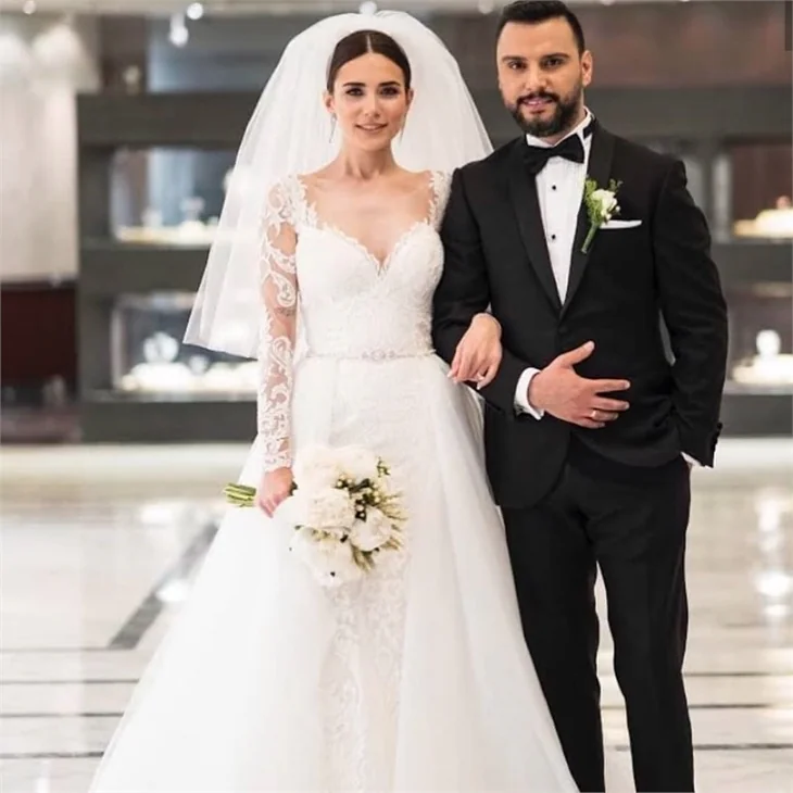 Alişan'dan yıl dönümü hediyesi!