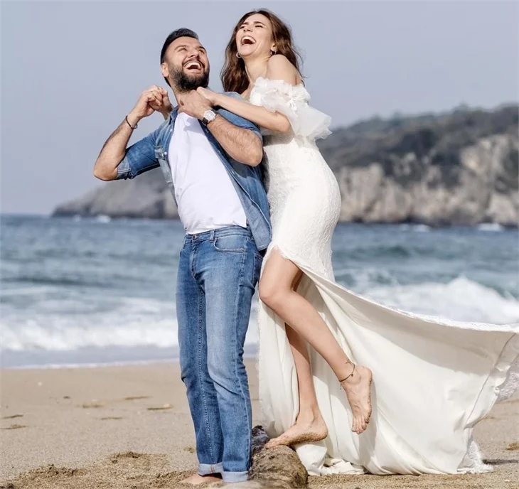 Alişan'dan yıl dönümü hediyesi!