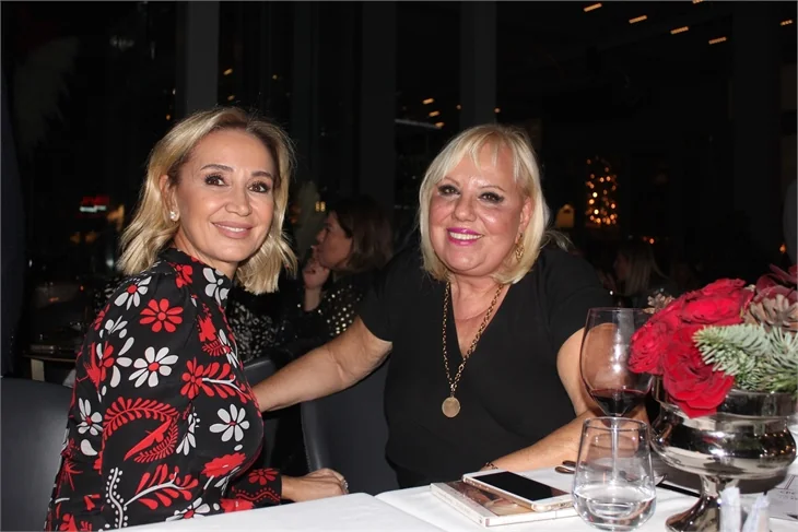 Ünlü isimleri buluşturan davet!