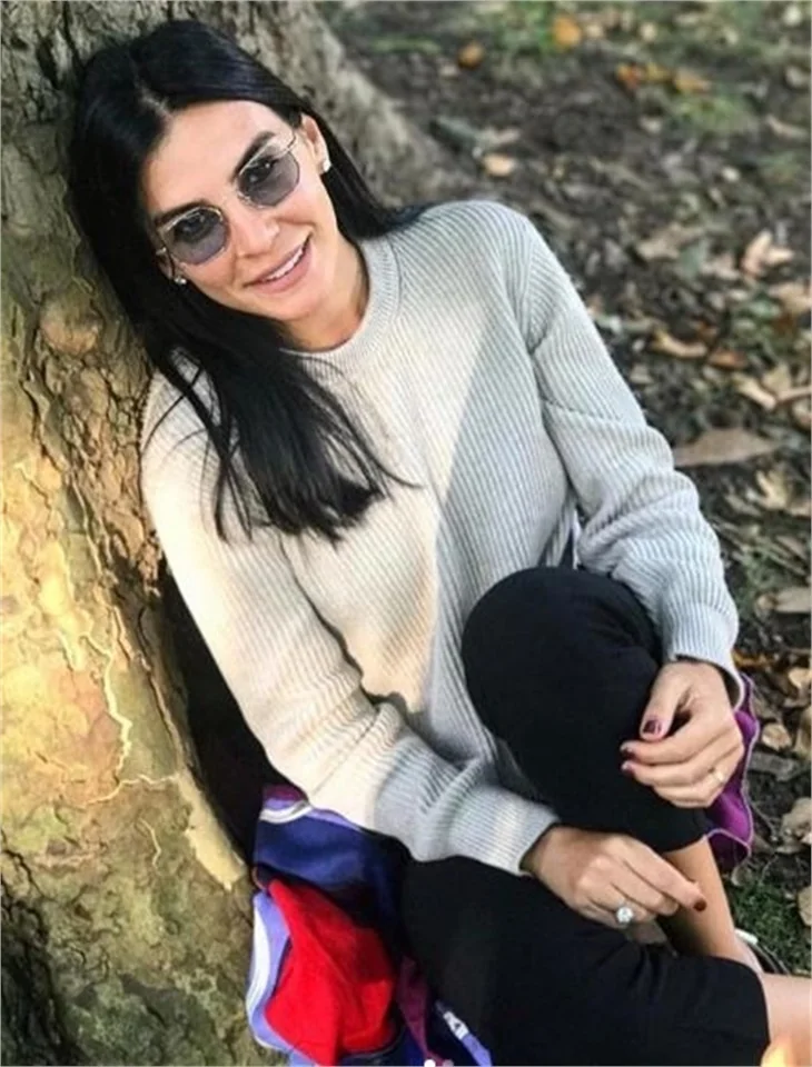 Engin Altan Düzyatan'dan eşine hediye!