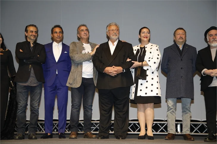 'Kafalar Karışık'a görkemli gala!