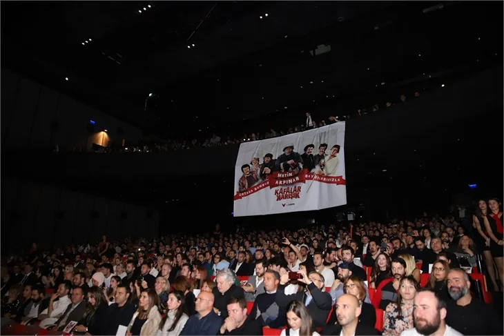 'Kafalar Karışık'a görkemli gala!