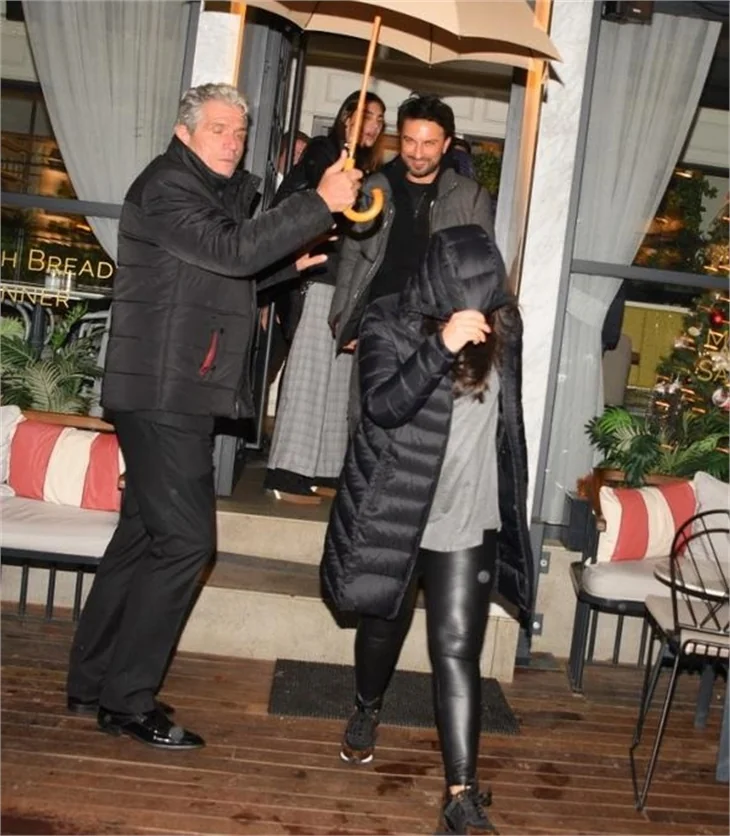 Tarkan ve Pınar Tevetoğlu'dan bebekten sonra ilk fotoğraf!