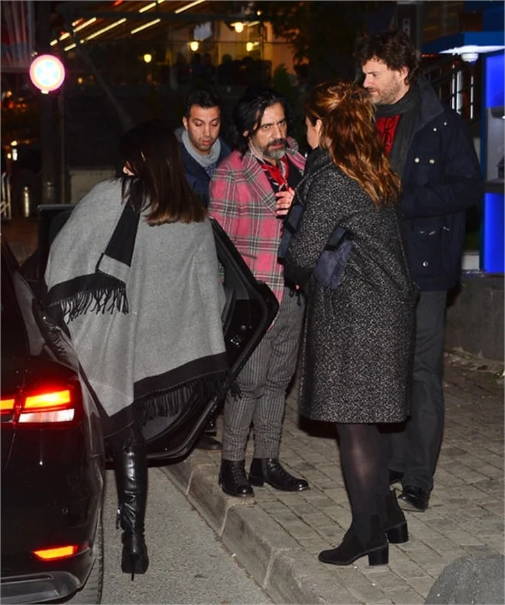 Eski ve yeni eşler buluşması!