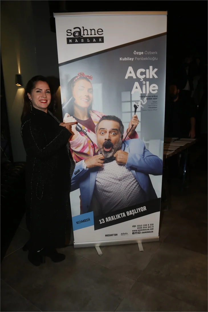 "Açık Aile" tiyatro oyunu gala yaptı!
