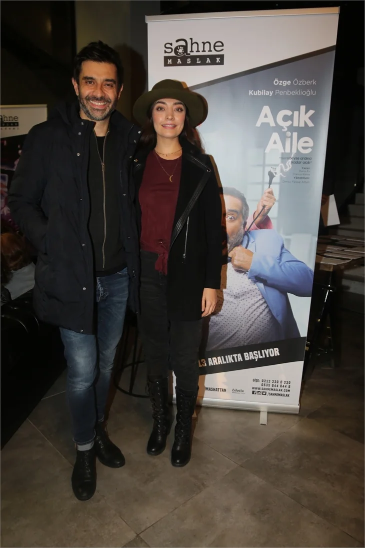 "Açık Aile" tiyatro oyunu gala yaptı!
