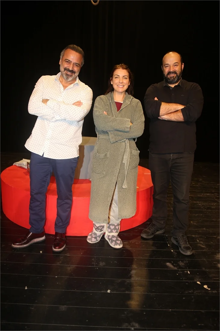 "Açık Aile" tiyatro oyunu gala yaptı!