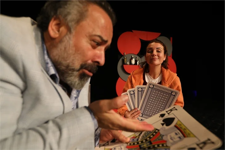 "Açık Aile" tiyatro oyunu gala yaptı!