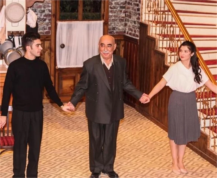 Ünlü sanatçılar Şener Şen'e koştu!