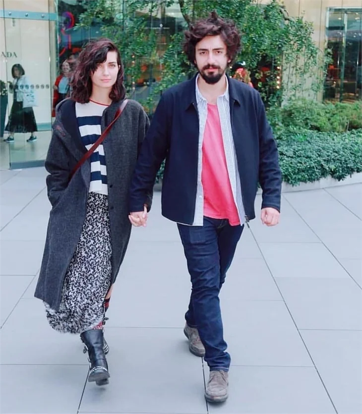 Tuba Büyüküstün ile Umut Evirgen, Paris'te parti verecek!