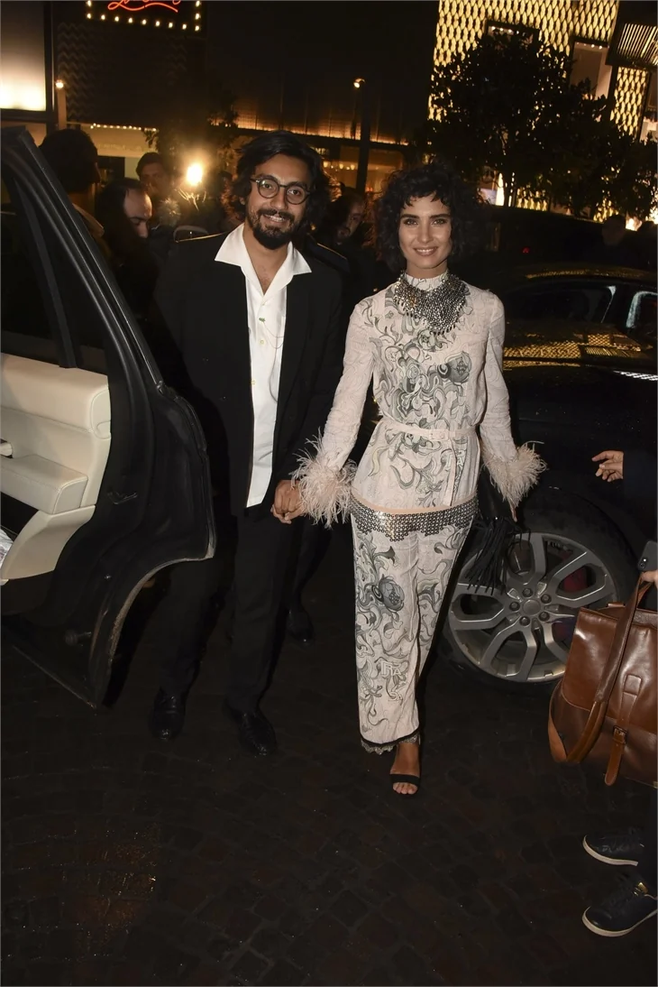 Tuba Büyüküstün ile Umut Evirgen, Paris'te parti verecek!