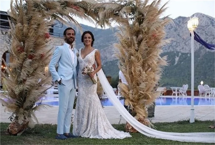 Evlenmek için 2018'i beklediler!