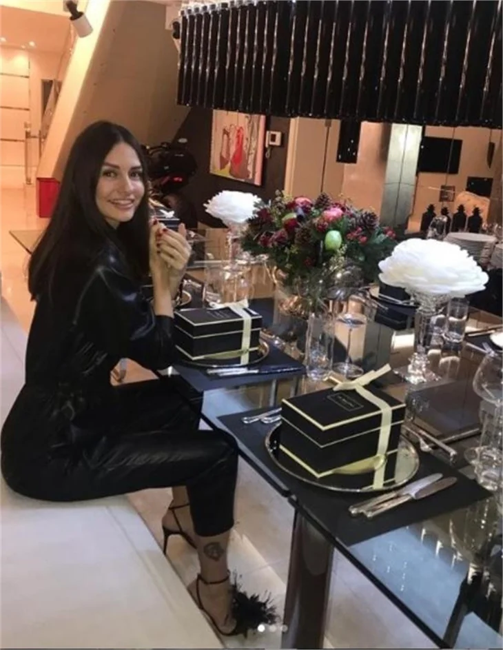 Ünlü isimler yeni yıla böyle girdi!