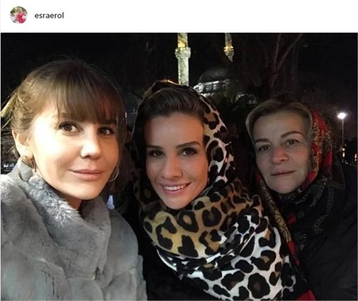 Ünlü isimler yeni yıla böyle girdi!