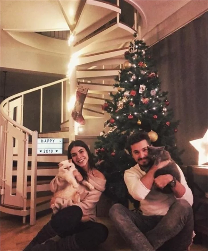 Ünlü isimler yeni yıla böyle girdi!