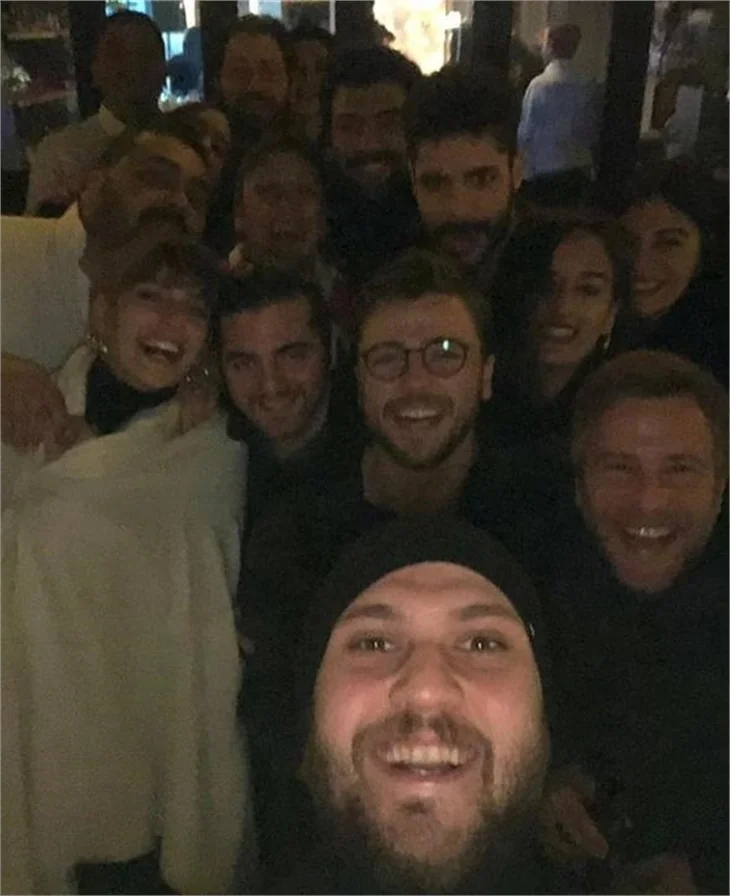 Ünlü isimler yeni yıla böyle girdi!
