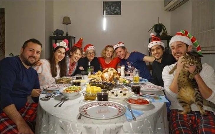 Ünlü isimler yeni yıla böyle girdi!