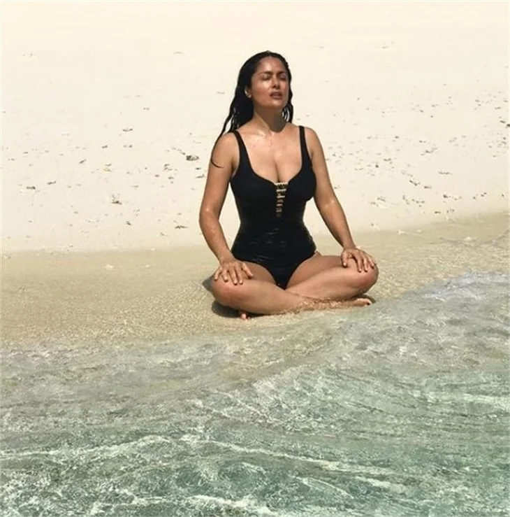Salma Hayek yürek hoplattı!