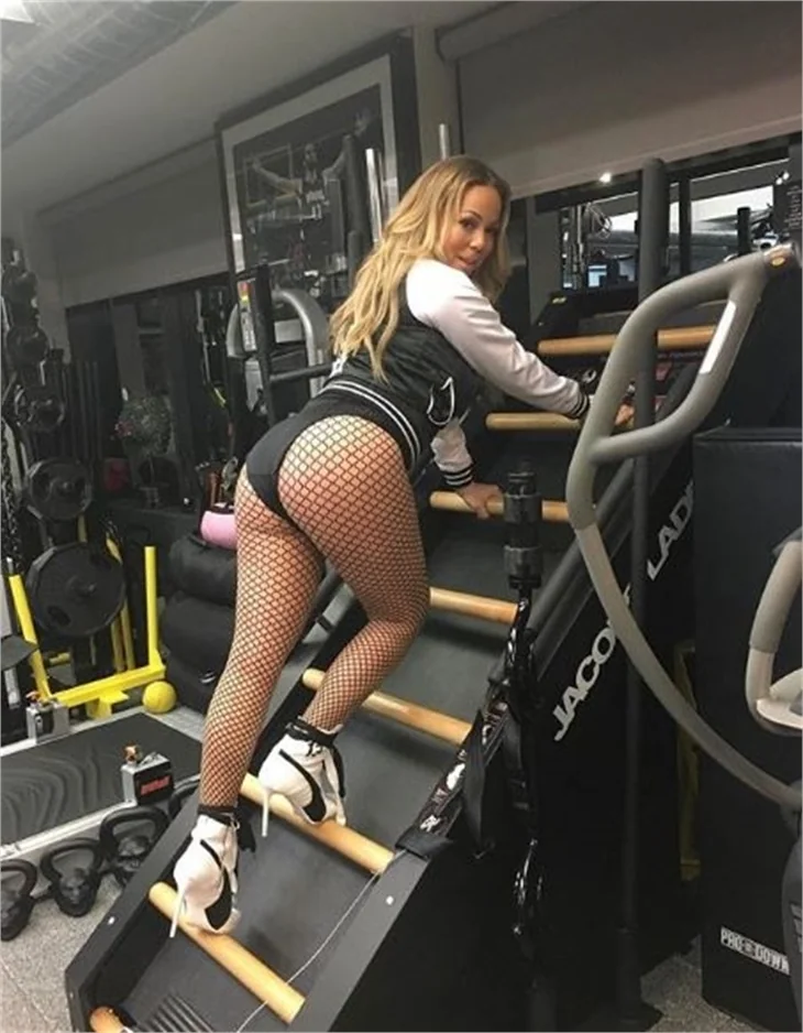 Mariah Carey 49 yaşında ama...
