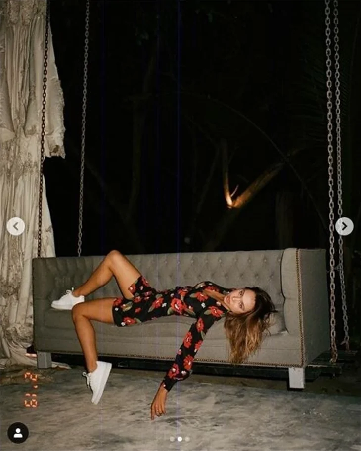 Alexis Ren'in bitmeyen tatili!