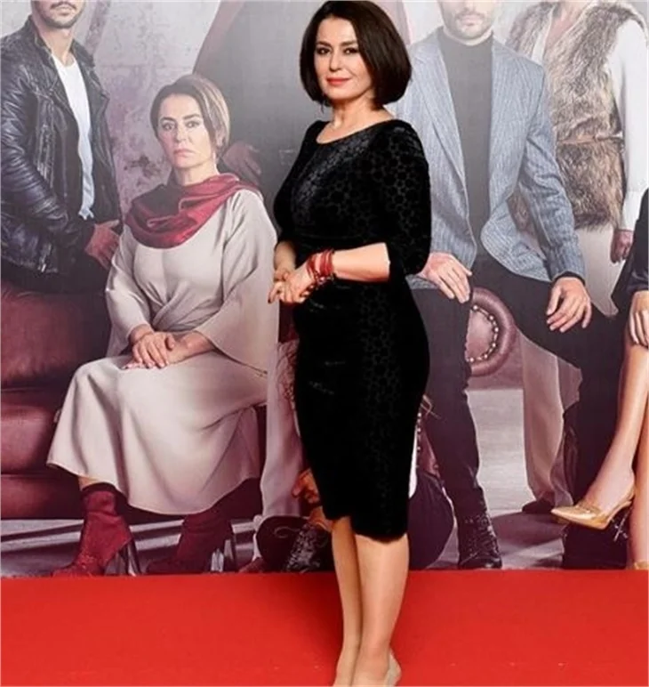 Halka'ya Hande Erçel'siz gala!