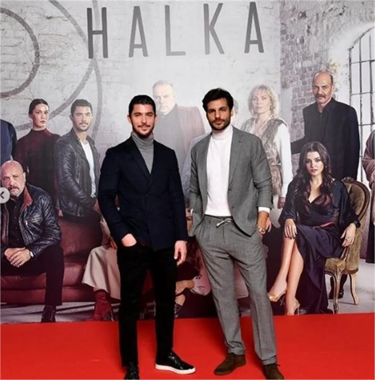 Halka'ya Hande Erçel'siz gala!