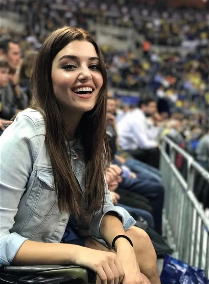 Yönetmen Volkan Kocatürk'ten Hande Erçel'e destek