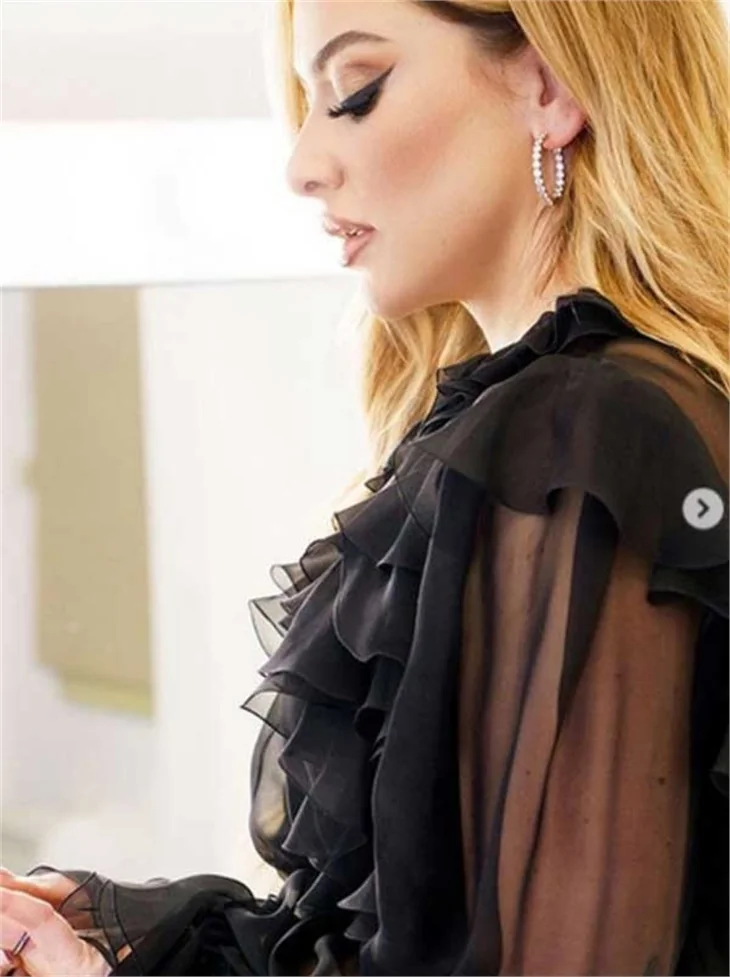 O Ses Türkiye'de transparan Hadise
