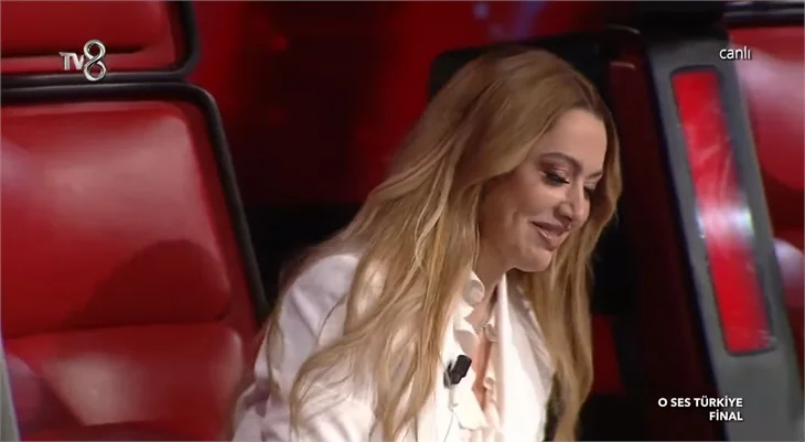 O Ses Türkiye'de transparan Hadise