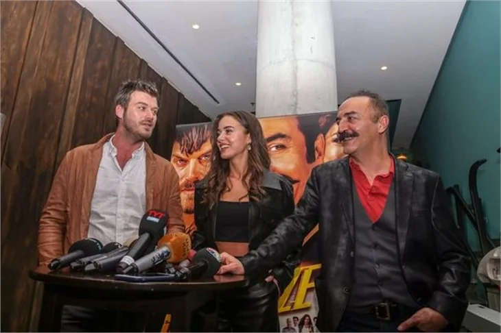 'Organize İşler 2' gala yaptı!