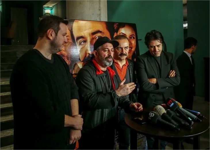 'Organize İşler 2' gala yaptı!