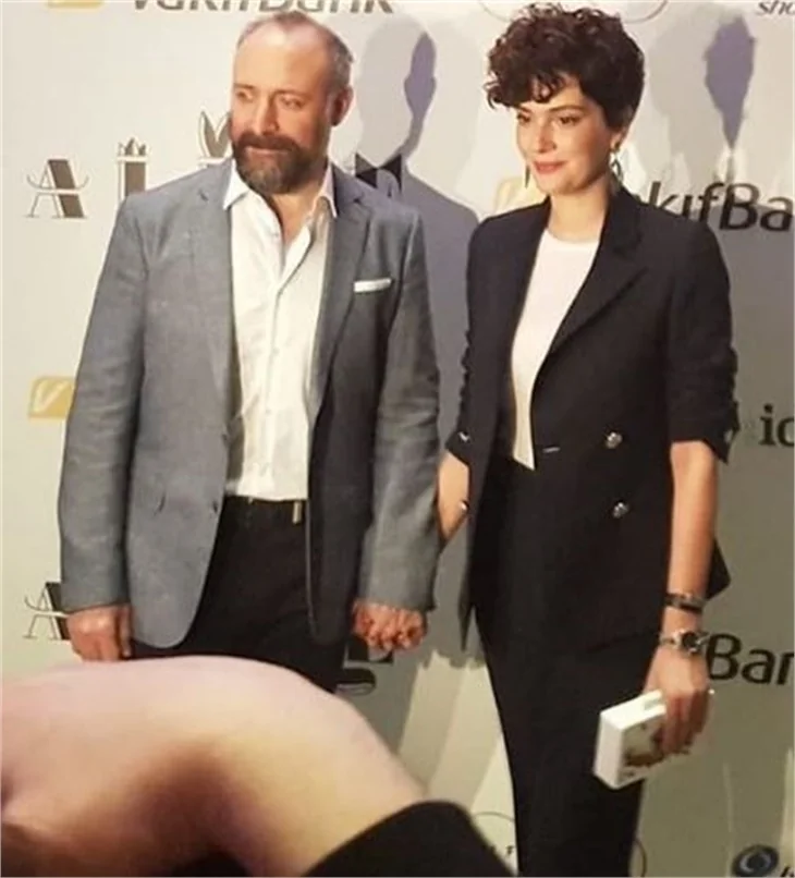 Alice Müzikali'ne ünlü isimler akın etti!