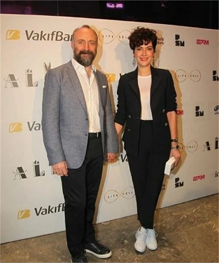Alice Müzikali'ne ünlü isimler akın etti!