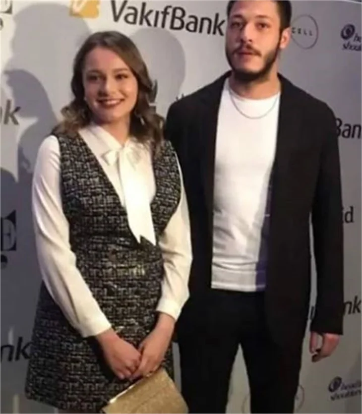 Alice Müzikali'ne ünlü isimler akın etti!
