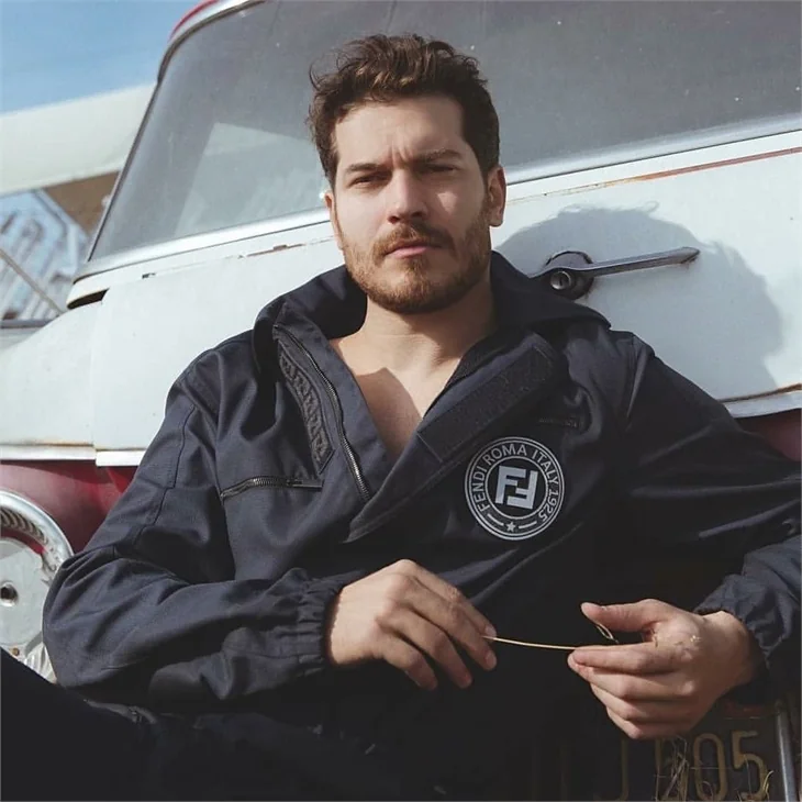 Çağatay Ulusoy, Los Angeles yolcusu!