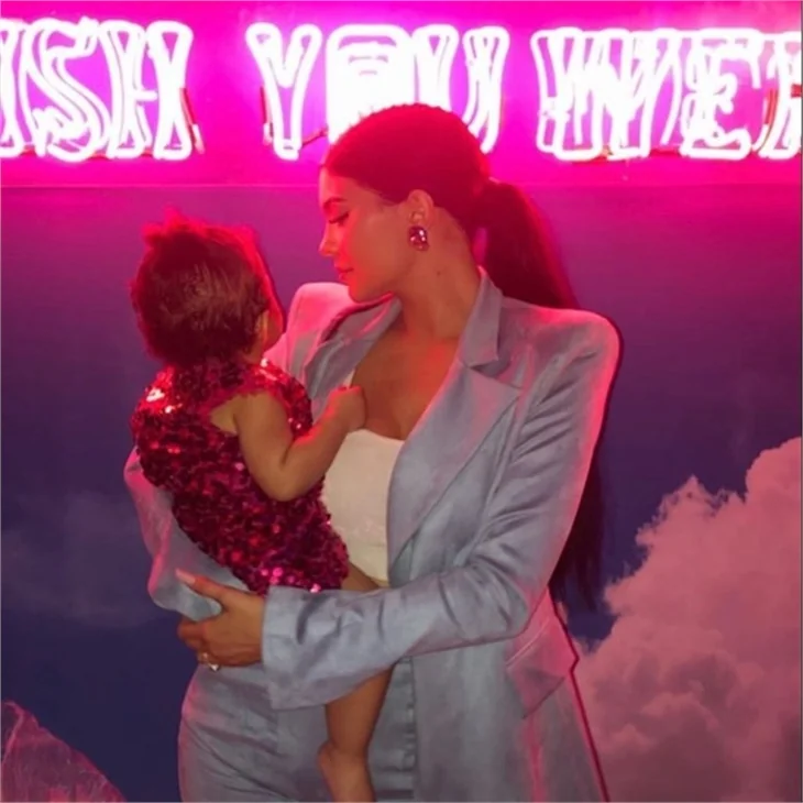 Kylie Jenner'dan kızı için milyon dolarlık parti