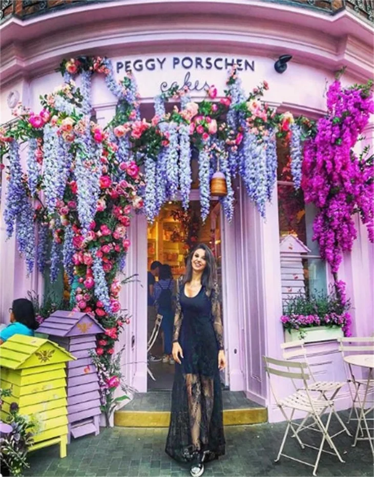 Tuvana Türkay, Londra'nın yerlisi oldu!