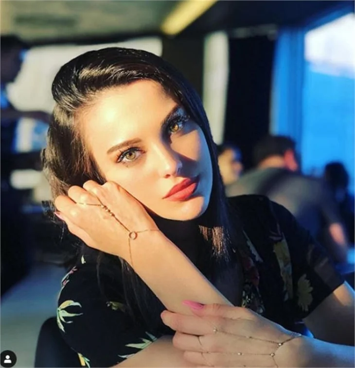 Tuvana Türkay, Londra'nın yerlisi oldu!