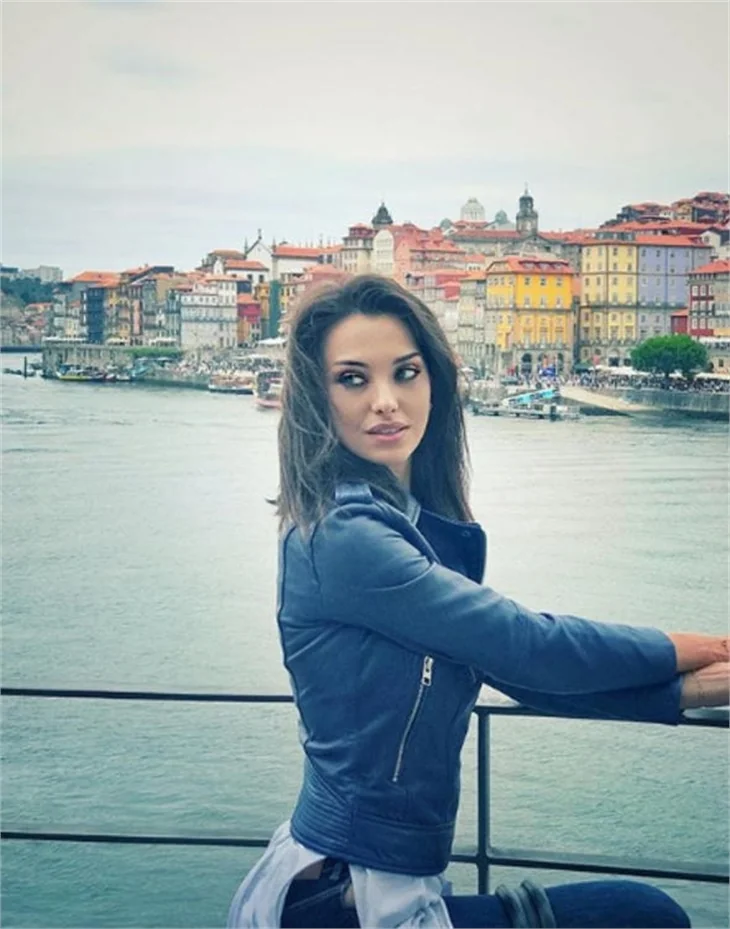 Tuvana Türkay, Londra'nın yerlisi oldu!